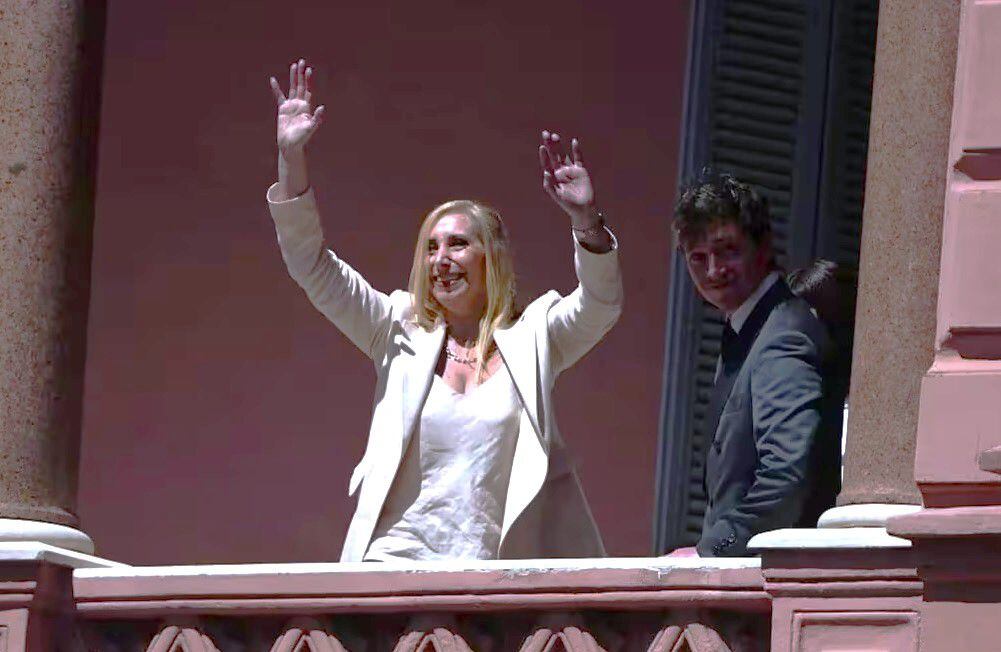 Karina Milei Balcón Casa Rosada 1