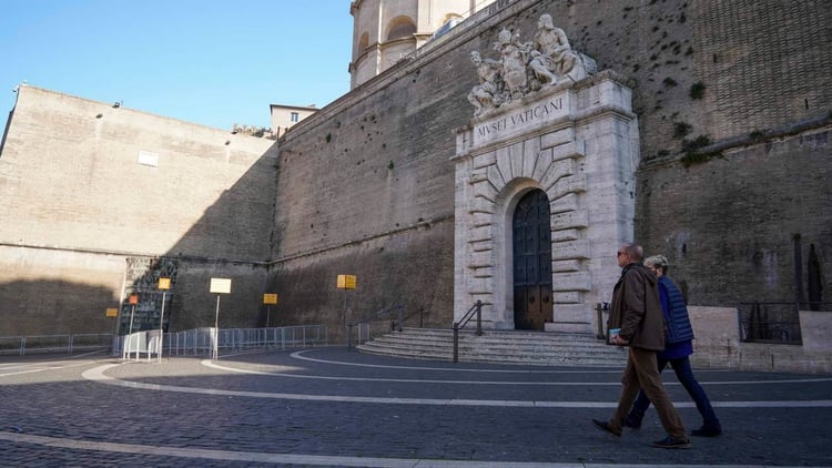 Entrada al Museo Vaticano (AP)