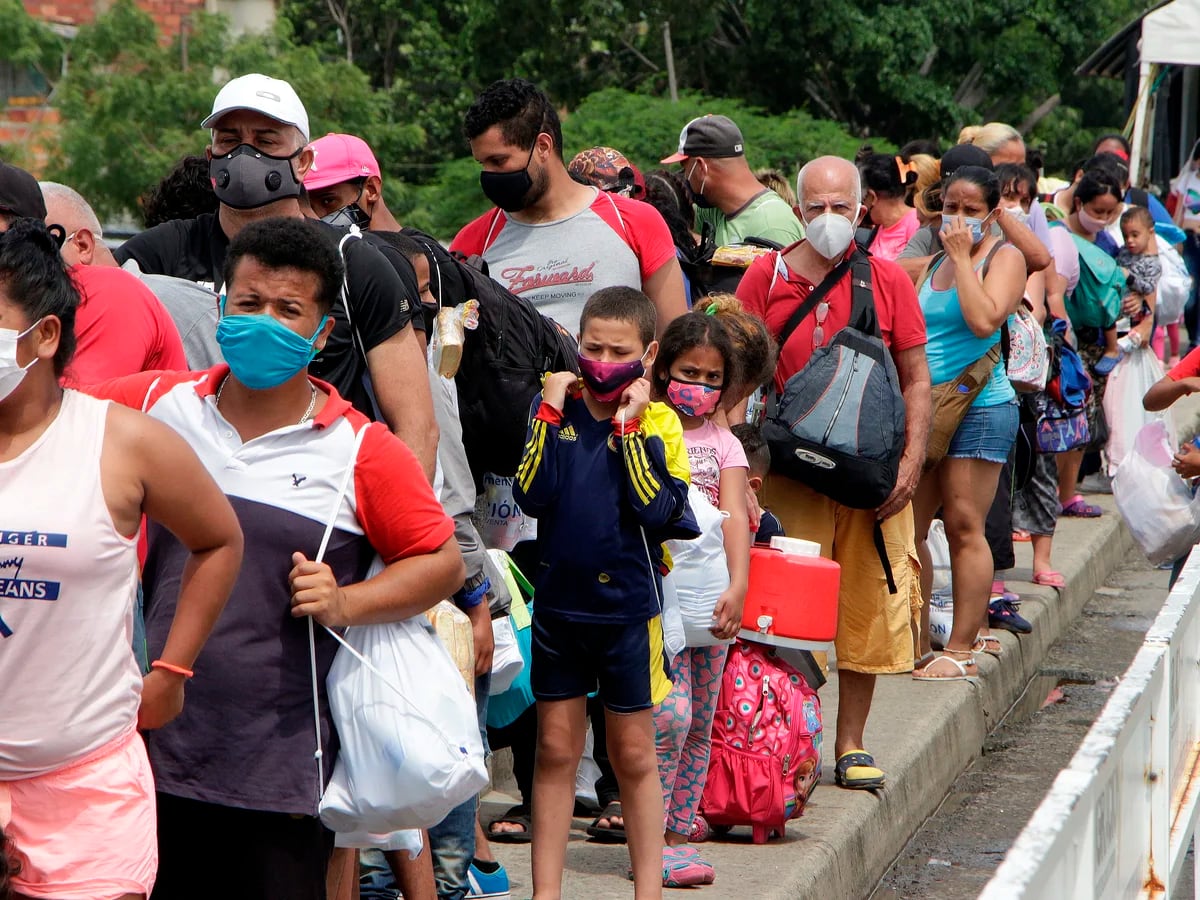 El 2021 traerá una nueva llegada masiva de migrantes venezolanos a  Colombia, advierten ONGs - Infobae