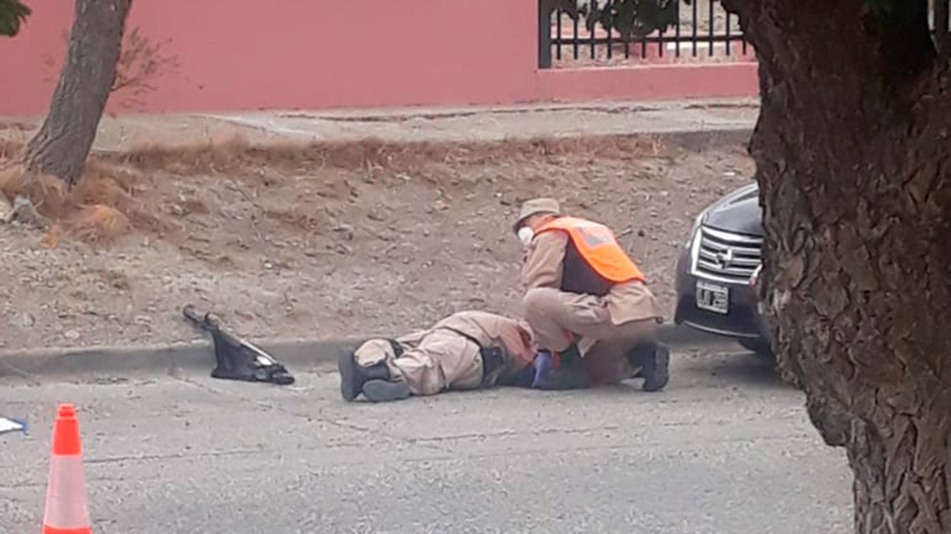 El prefecto fue llevado a un hospital de la zona pero murió a los pocos minutos