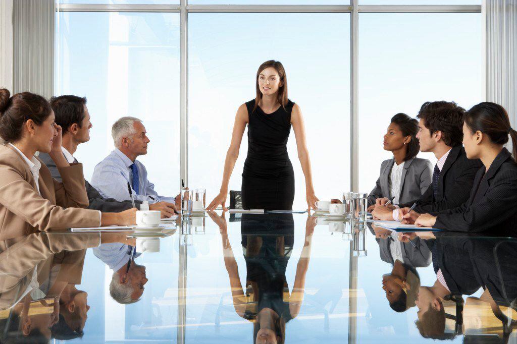 Mujer siendo gerente. (foto: Blog de Seminario)