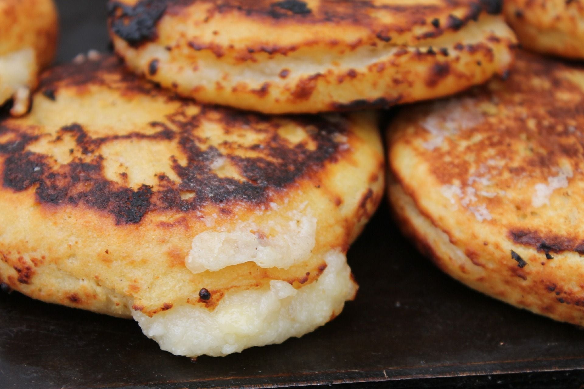 La arepa boyacense es uno de los alimentos más representativos de la región - crédito Tradición Boyacense