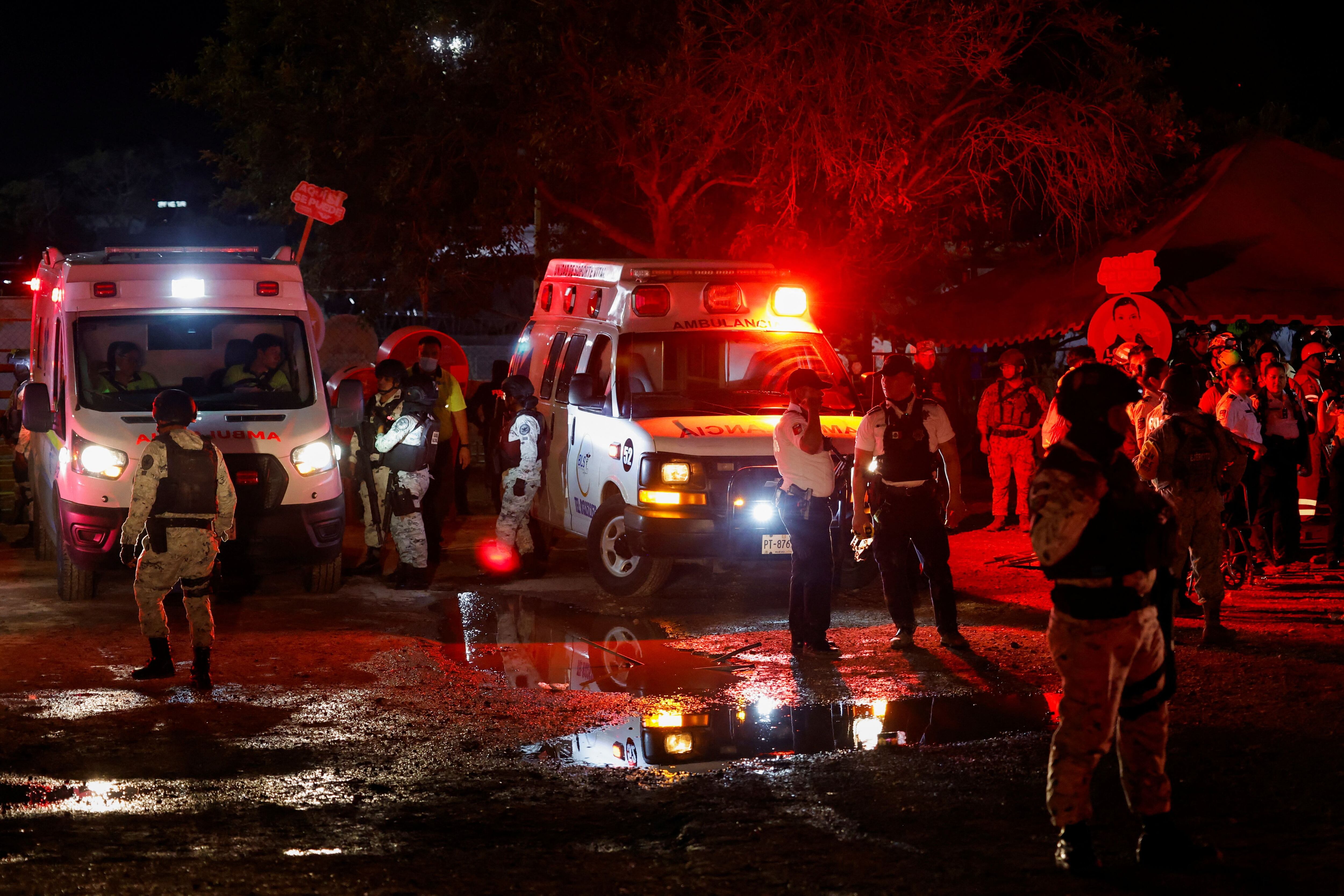 Nueve personas murieron y 121 resultaron heridas tras la caída de un escenario en san Pedro, Nuevo León, durante un mitin de MC.. REUTERS/Daniel Becerril