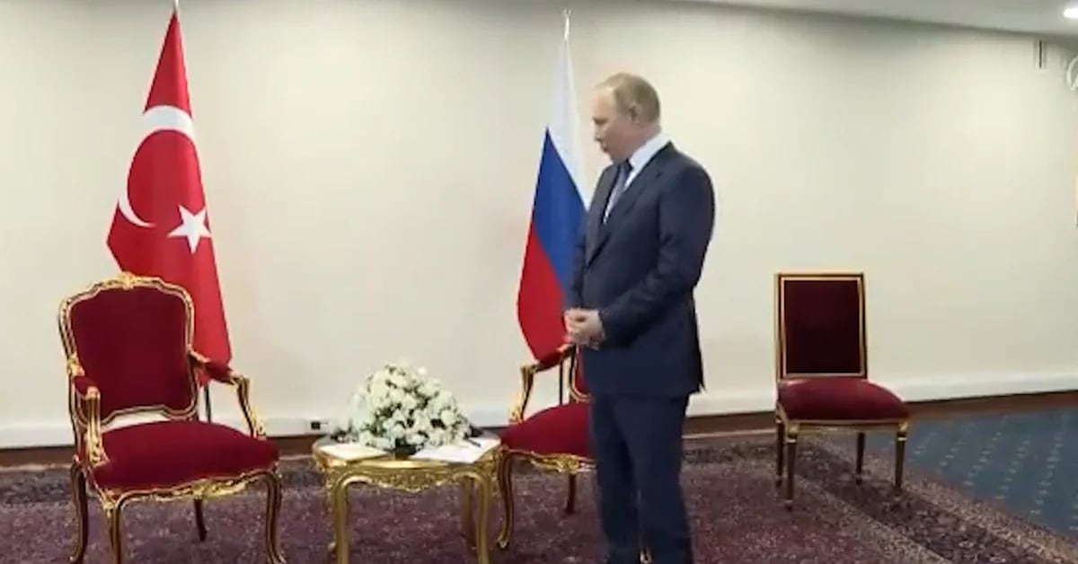 Vladimir Putin endured a 50-second wait during a trip to Iran.