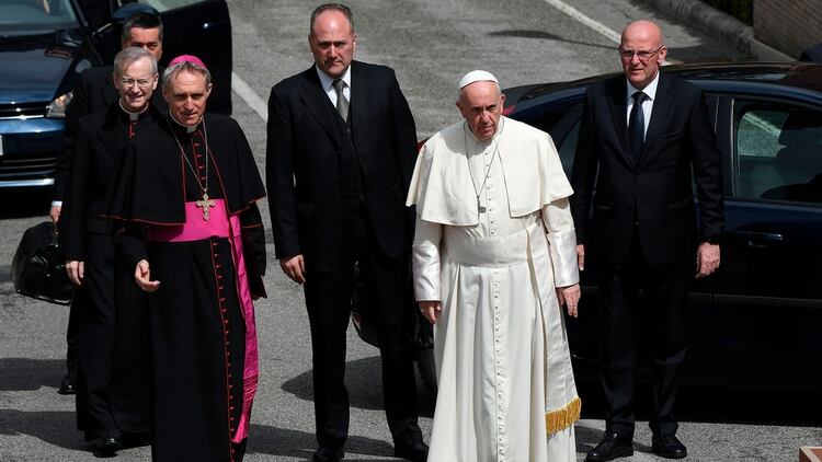 El papa aceptó la dimisión de Giani y conversó “largamente” con él para expresar “su aprecio por su gesto, expresión de libertad y sensibilidad institucional”. (Shutterstock)