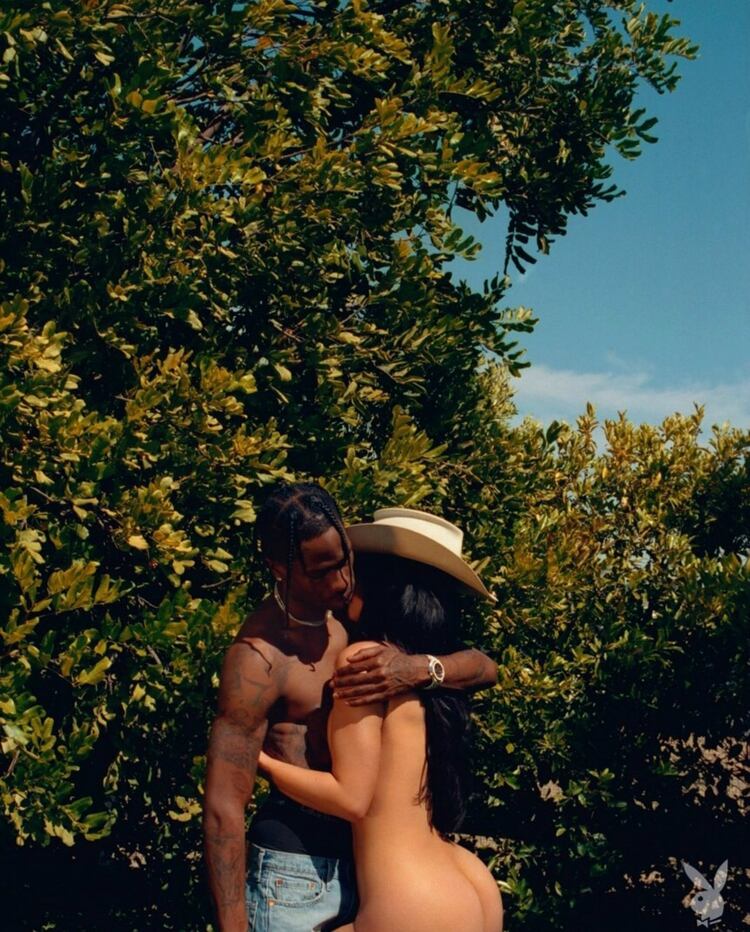 Sin Ropa Y Junto A Travis Scott Kylie Jenner Anunció Que Aparecerá En Playboy Infobae 7238