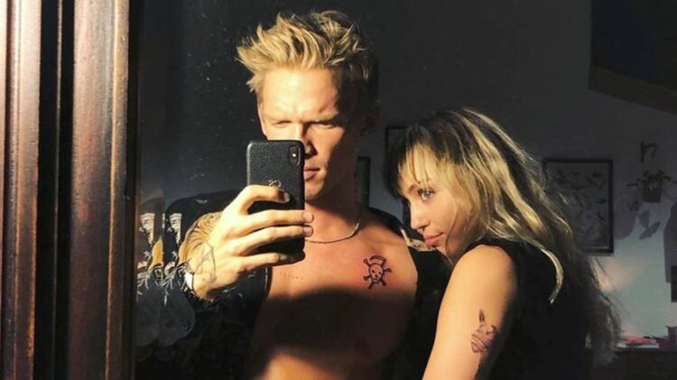 Cody Simpson Contó La Historia Detrás De La Selfie Con Miley