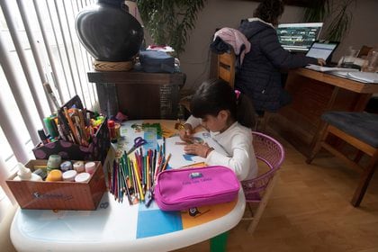 El programa incluirá clases virtuales y presenciales.  (Foto: AP)