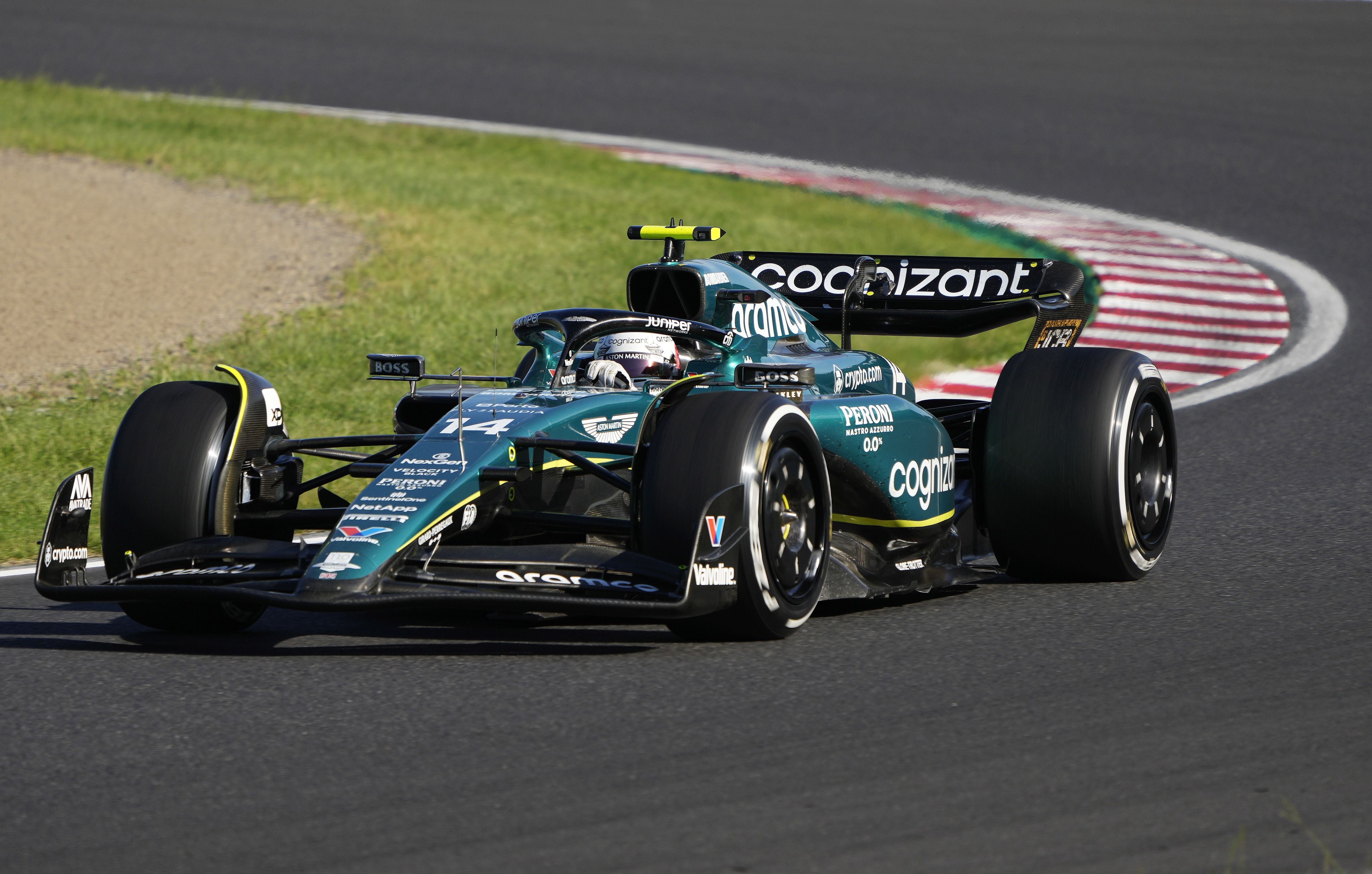 El piloto español Fernando Alonso en acción durante el Gran Premio de Japón. (EFE)  