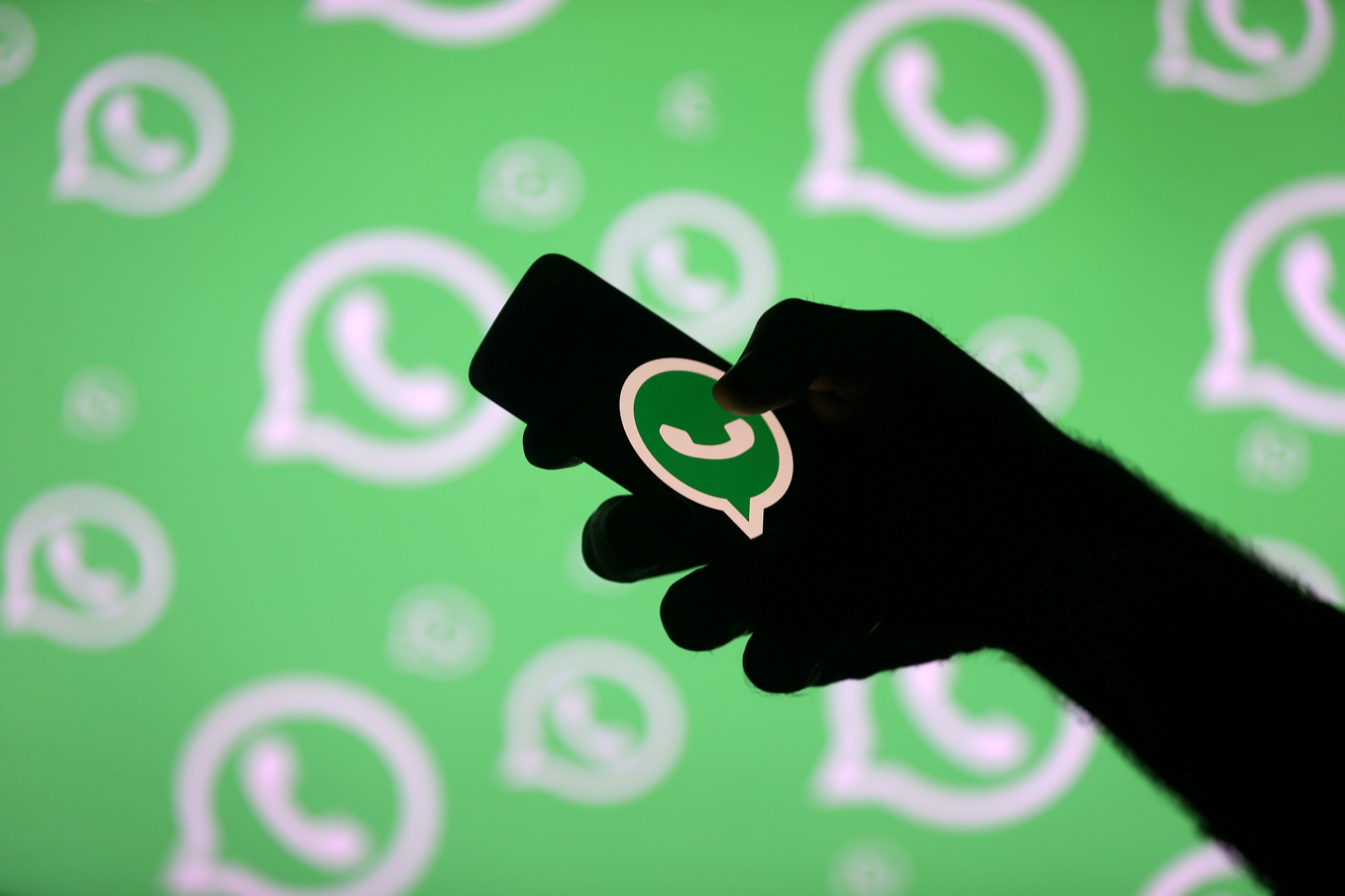 Así se puede activar el modo prioridad en WhatsApp. REUTERS/Dado Ruvic/File Photo