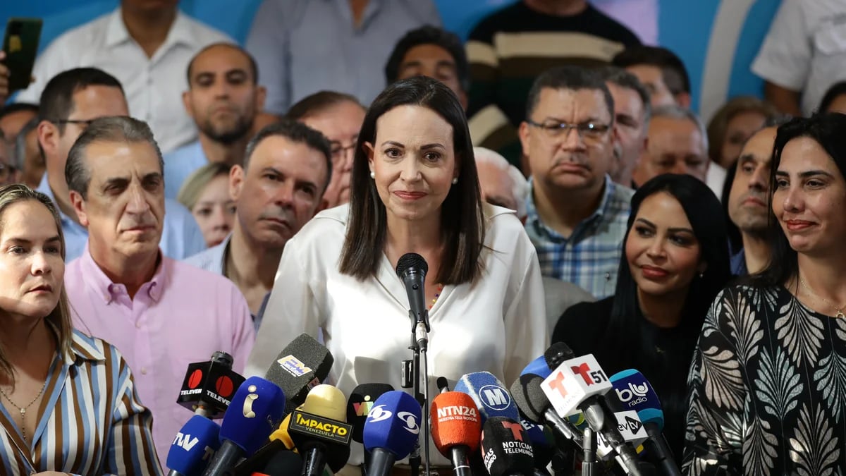 María Corina Machado afirmó que todavía hay tiempo para sustituir al candidato presidencial: “La pelea es peleando”
