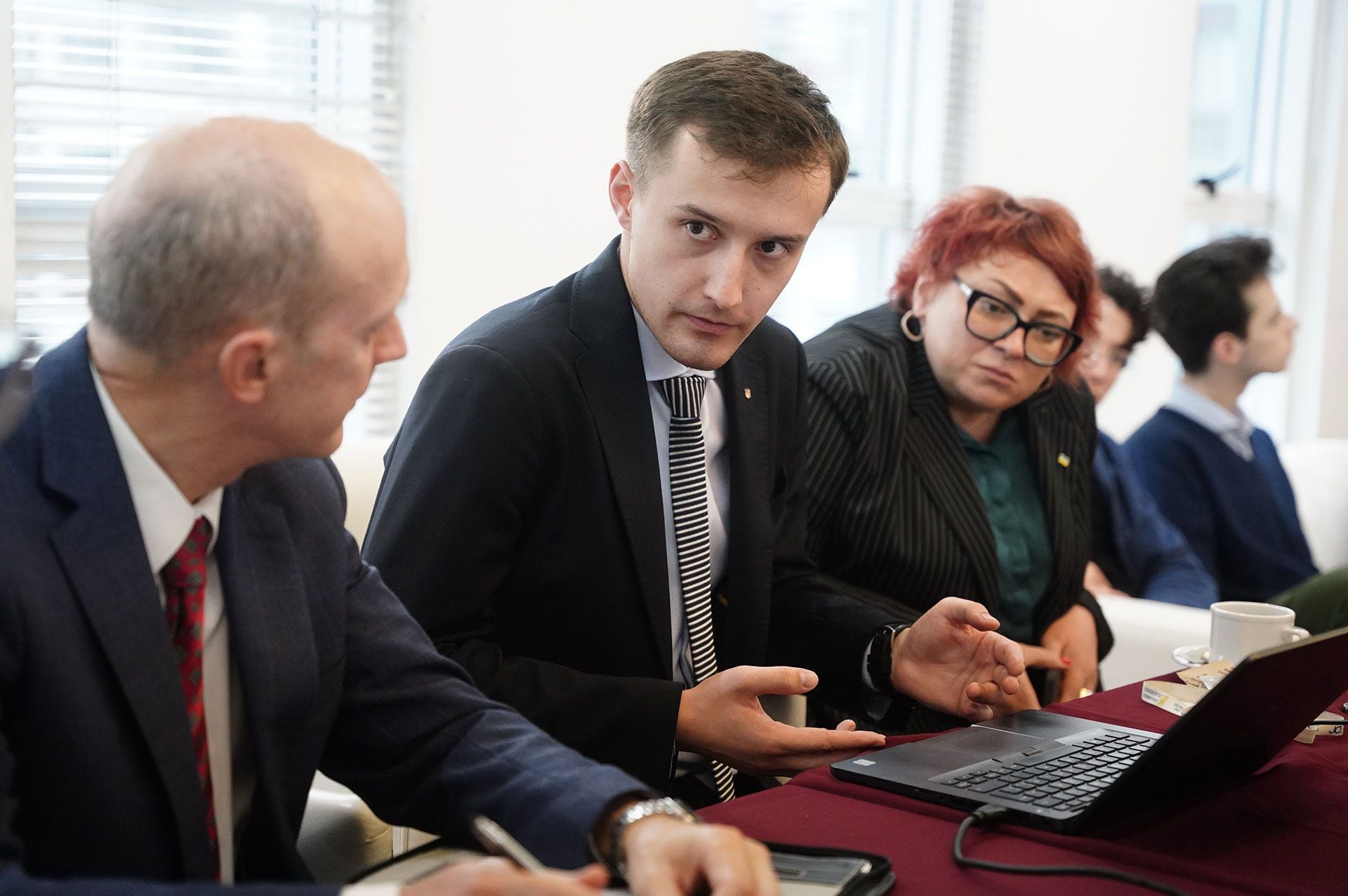 Slyvchuk durante su exposición junto al Director del Observatorio de Seguridad y Defensa de UCEMA Claudio Pasqualini  (Franco Fafasuli)