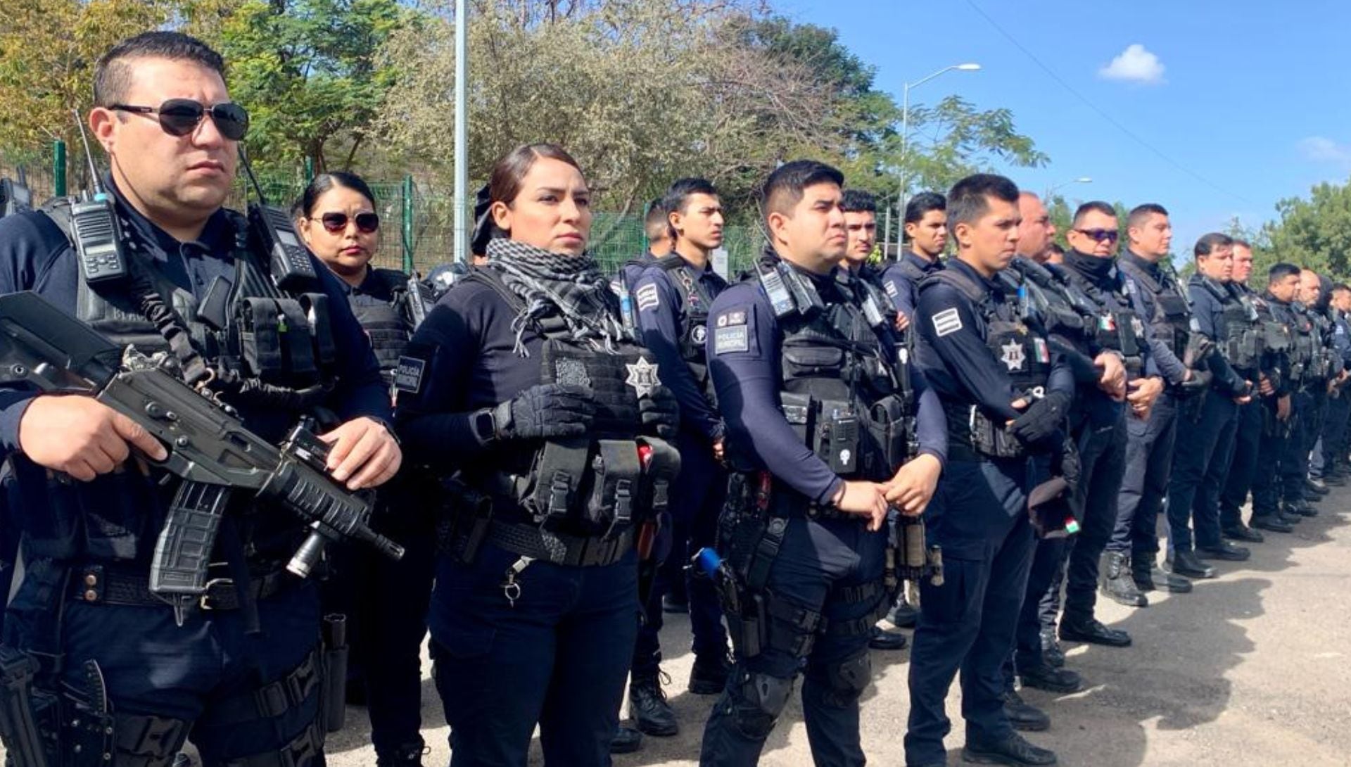 La Policía Estatal resguarda las instalaciones desde el inicio de protocolo de revisión de armamento.