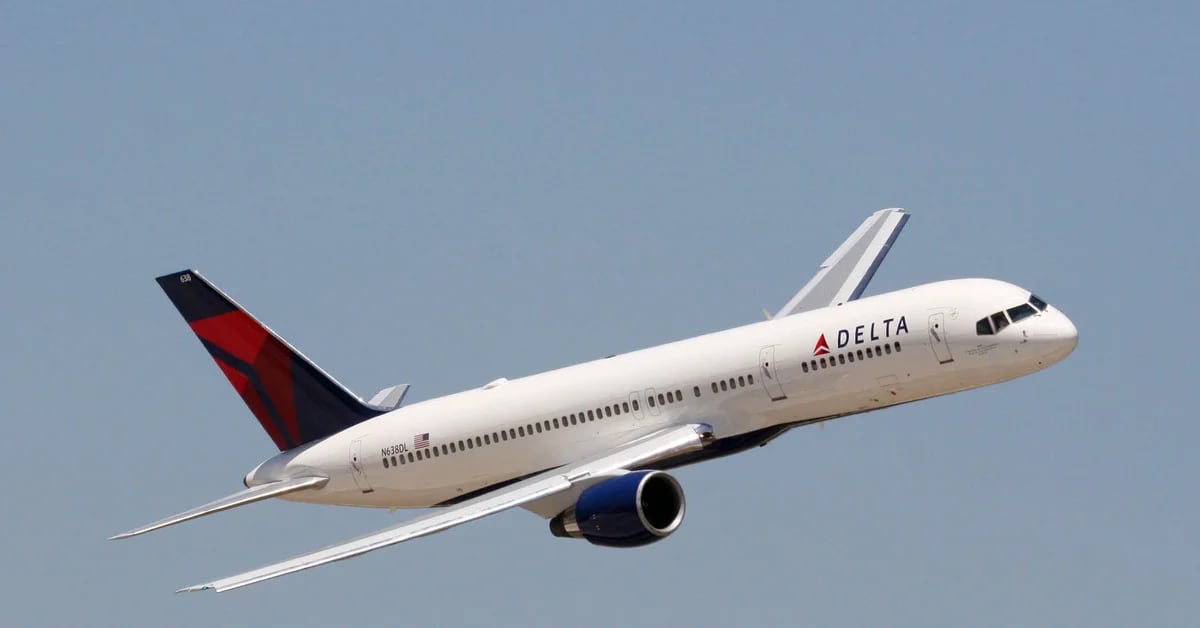 Delta Airlines telah mengembalikan pesawat yang menuju Shanghai karena pembatasan kesehatan baru di China