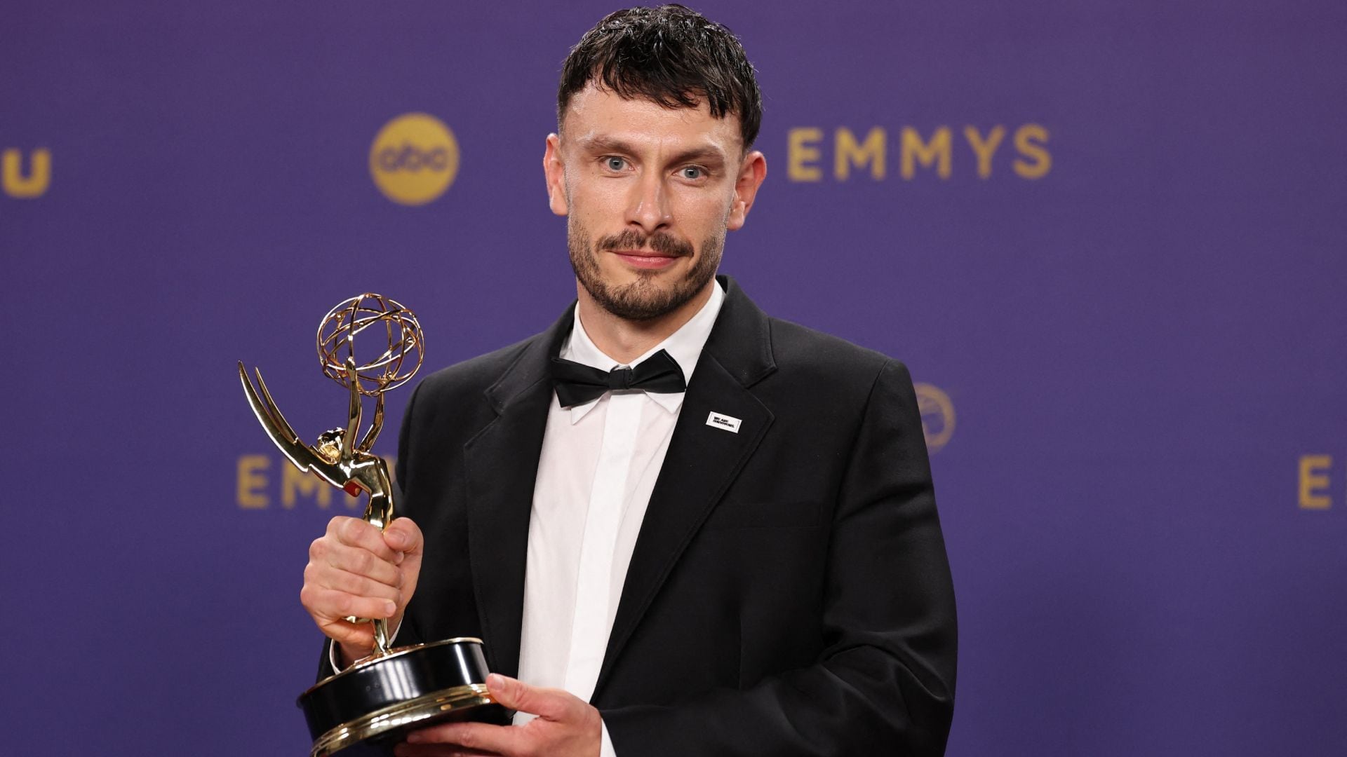 Richard Gadd, el creador de Bebé Reno, se impone con Bebé Reno en los Premios Emmy, en la gran noche de la TV estadounidense