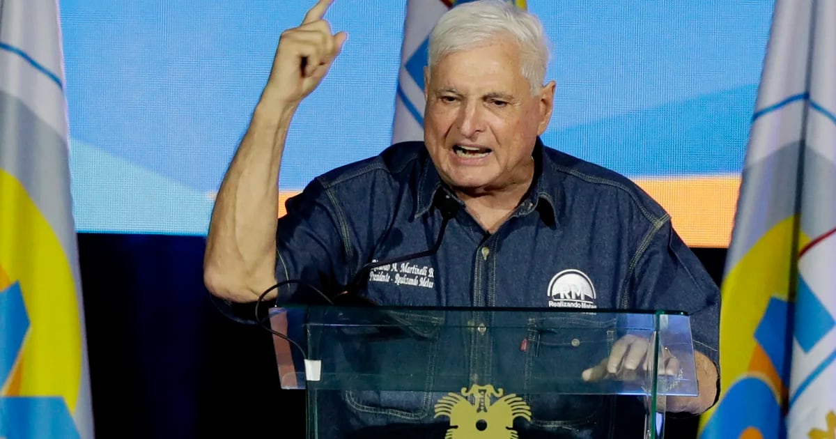 Former Panamanian president Ricardo Martinelli sentenced to 10 years in prison for money laundering