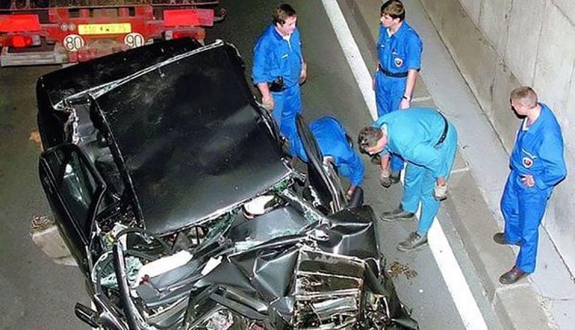 Así quedó el auto que transportaba a Lady Di en París