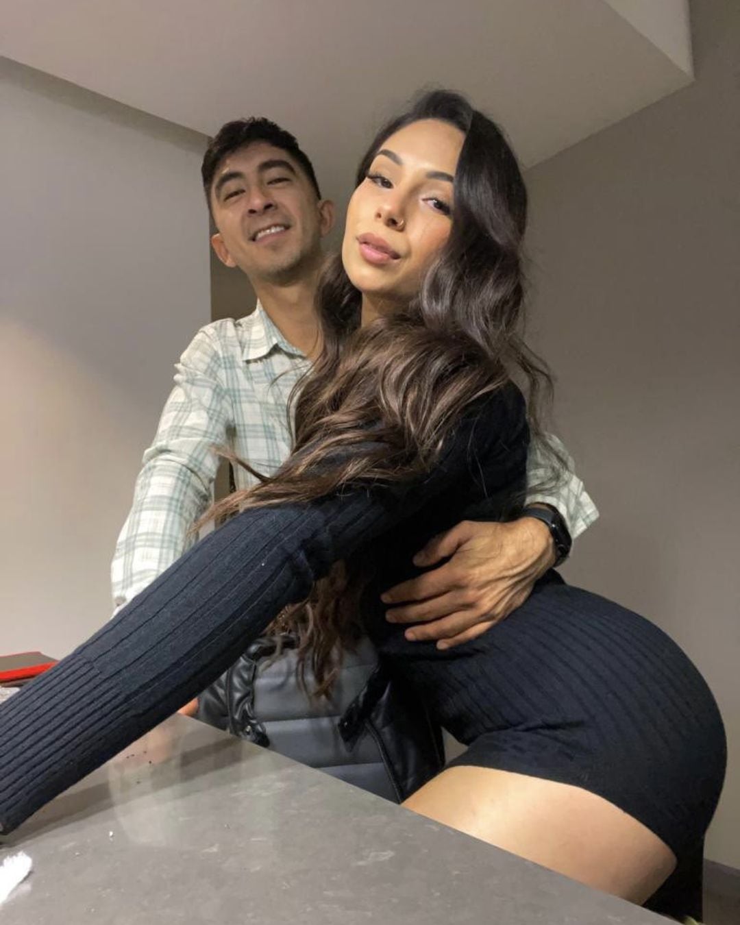 La pareja swinger mexicana que gana más de 120 mil pesos al mes en OnlyFans  - Lado.mx