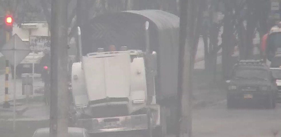 Se varó un vehículo sobre la calle 13 con carrera 106 - crédito Bogotá Tránsito