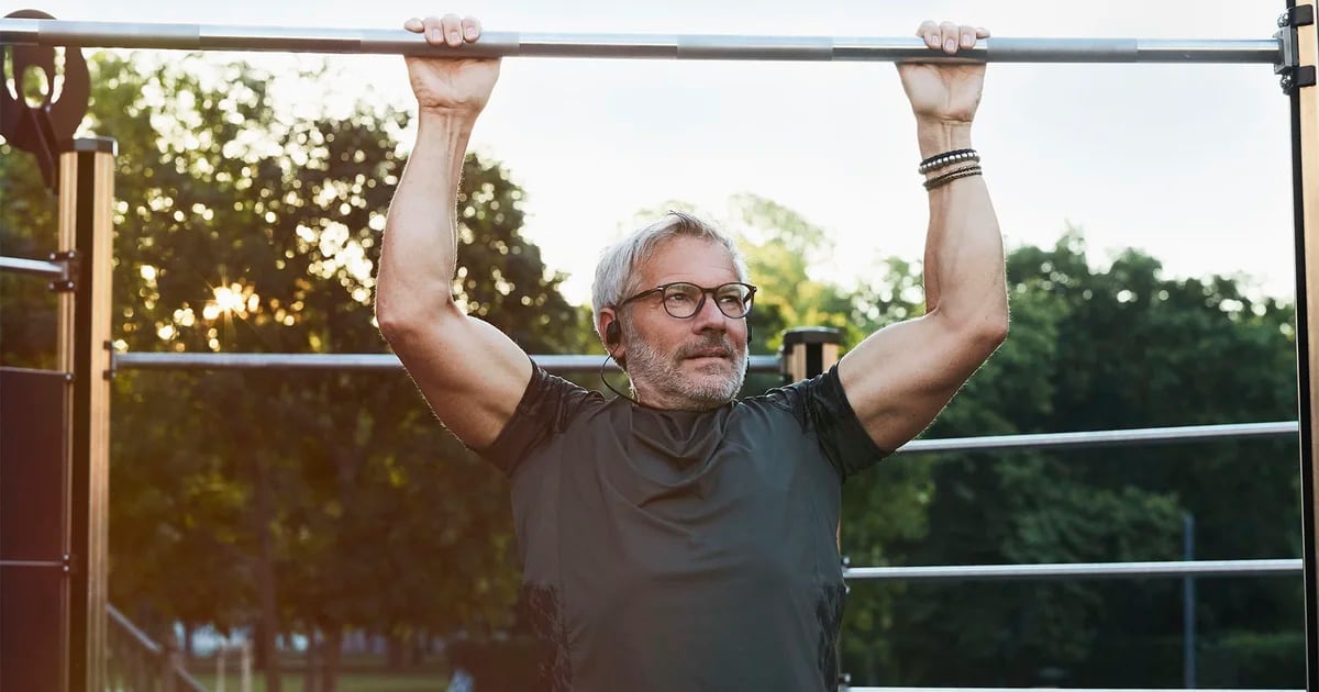 El ejercicio que deben hacer los hombres de más de 40 años