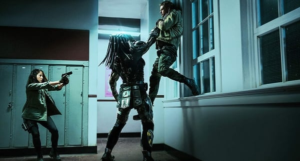 Olivia Munn y Boyd Holbrook enâThe Predatorâ (20th Century Fox)