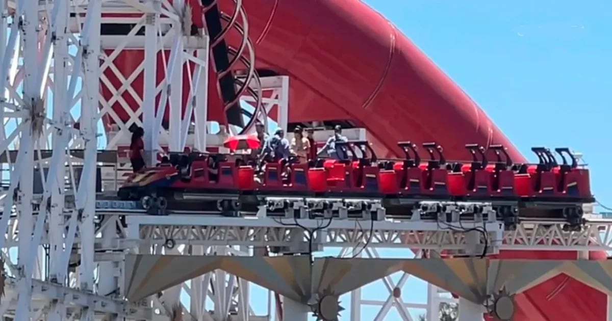 20 passengers get stuck on Disney Park roller coaster in California