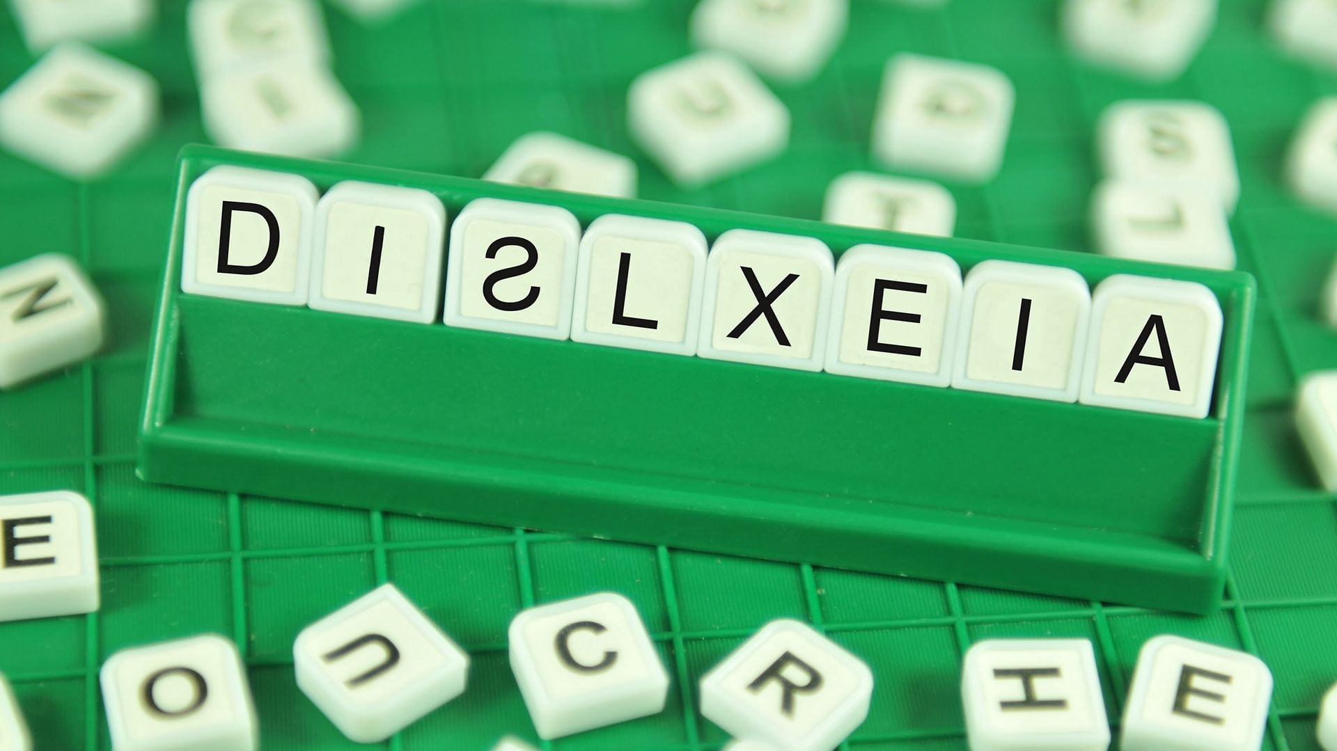 La dislexia es un trastorno del aprendizaje, afecta la capacidad de relacionar sonidos del habla con letras y palabras