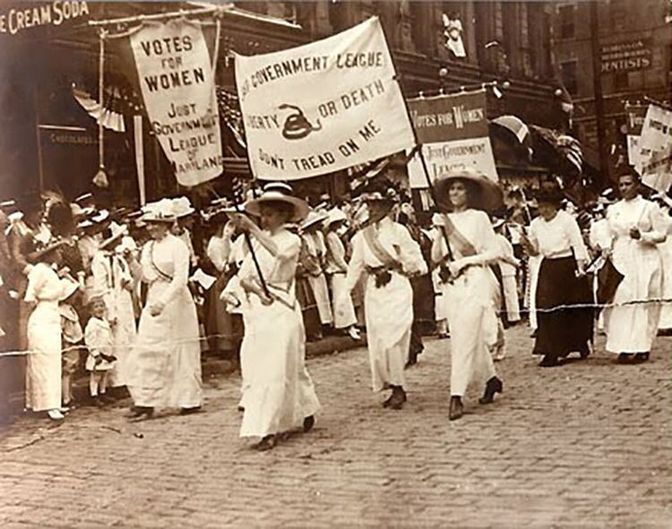 Las trabajadoras de todo el mundo fueron las primeras mujeres en alzar la voz por los derechos de género. Entre ellos, reclamaron el derecho a votar.