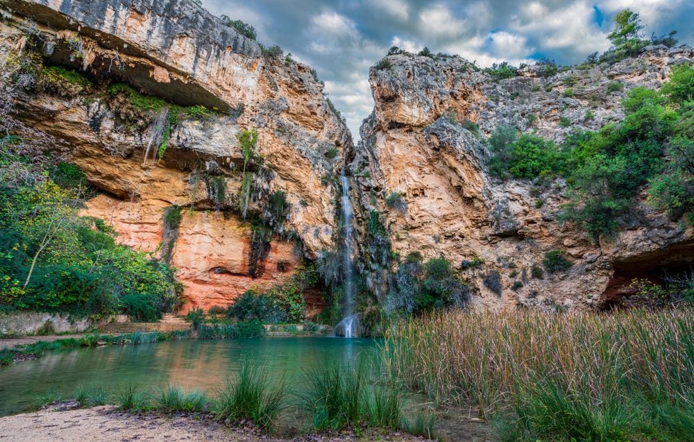 Cascadade la cueva de Turche, en Valencia (Shutterstock).