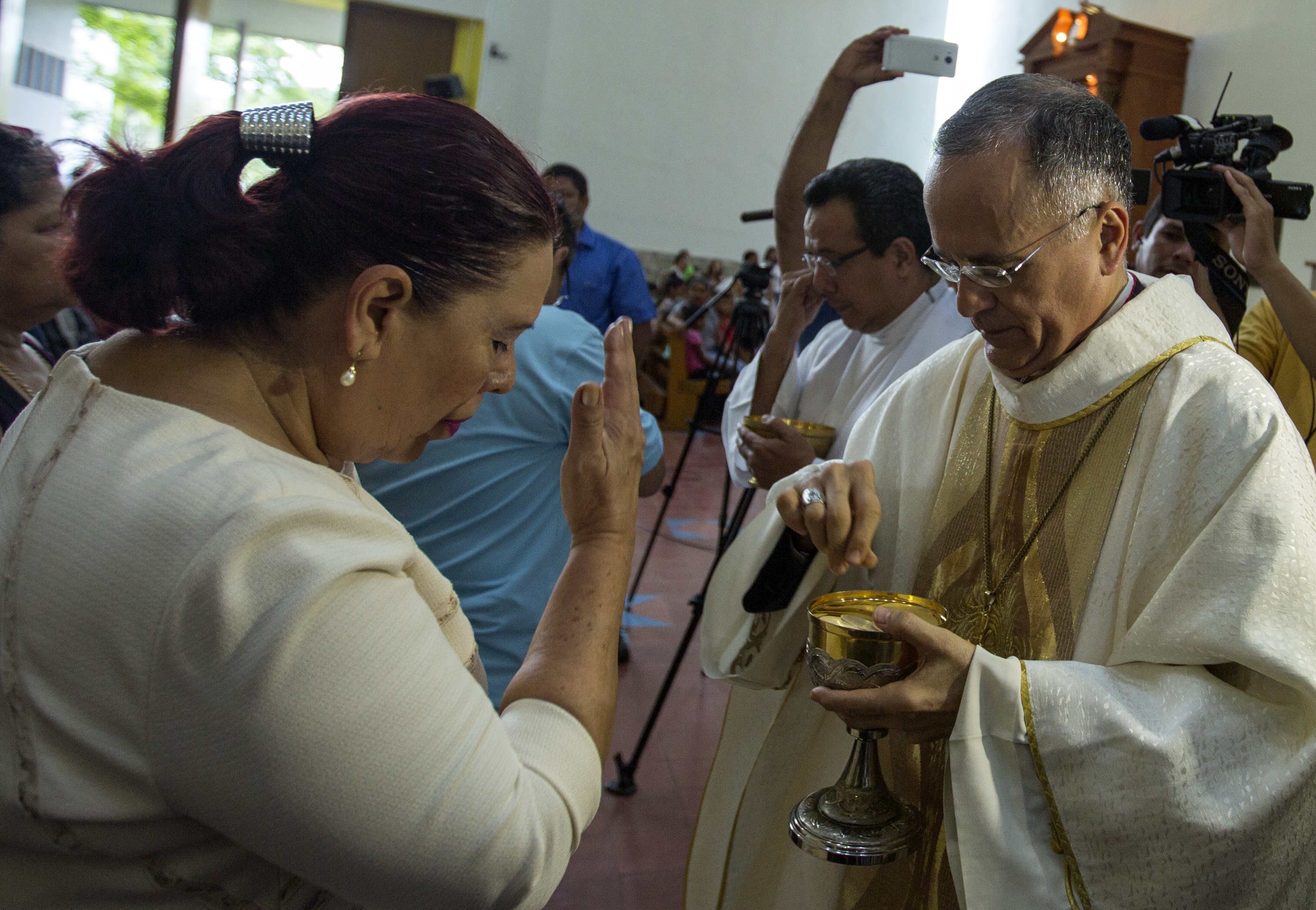 Fotografía de archivo en la que se registró al obispo auxiliar de Managua, Silvio José Báez  (EFE/Jorge Torres)
