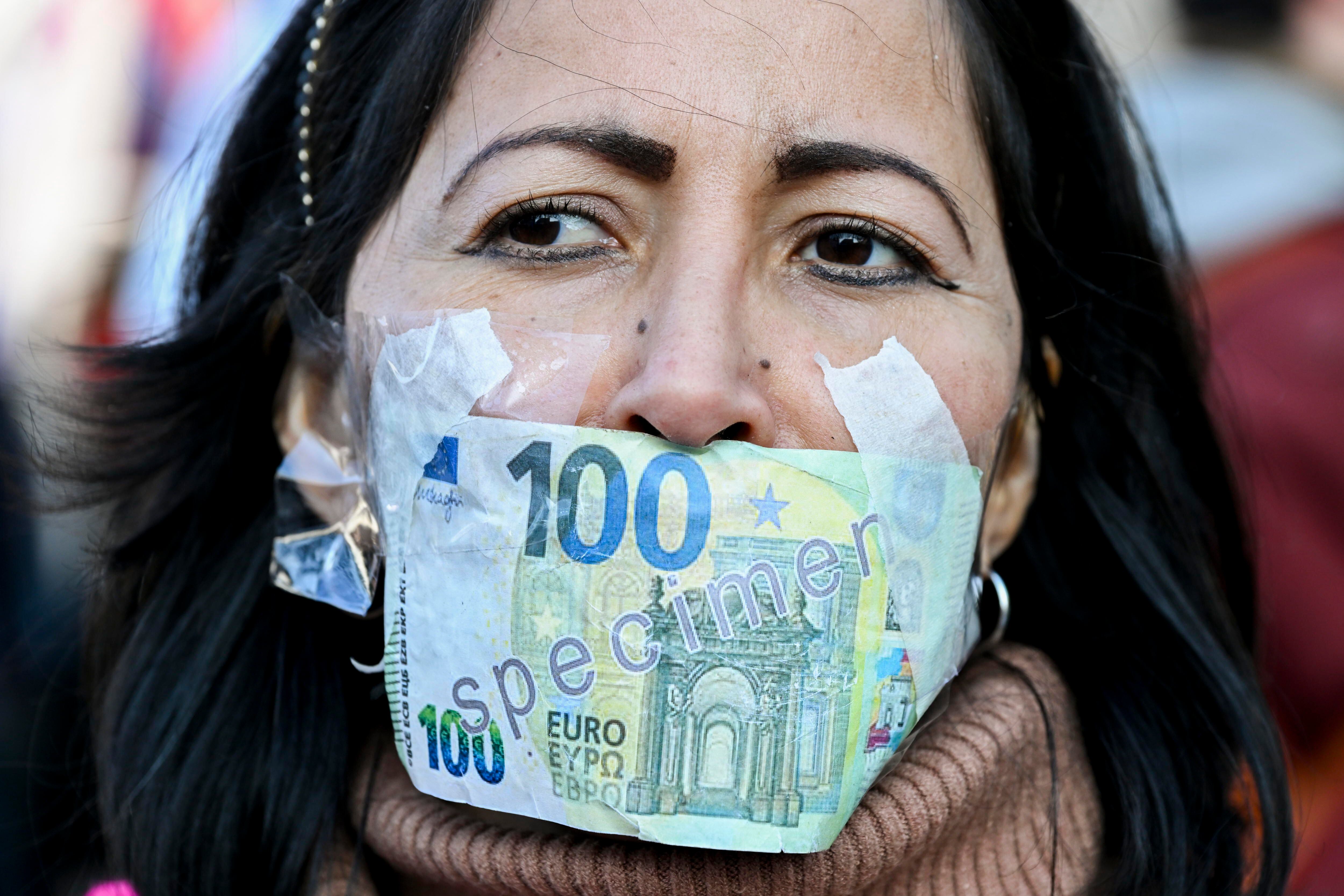 7.000 personas participaron en la marcha feminista el 8 de marzo en Bruselas.