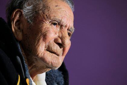 El mexicano Manuel García, de 124 años, reacciona en entrevista con Efe, el 20 de enero de 2021, en ciudad Juárez, en el estado de Chihuahua (México). (Foto: EFE)
