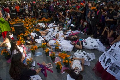 Hay 777 homicidios registrados en el país, cifra menor a la registrada en 2019, pero con 937 casos, la cantidad de víctimas será mayor a lo ocurrido en 2018, cuando fallecieron 794 mujeres (Foto CLAUDIO CRUZ / AFP)