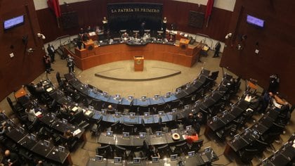 Los senadores eliminan la jurisdicción legislativa para ellos y sus diputados (Foto: Quartoscoro)