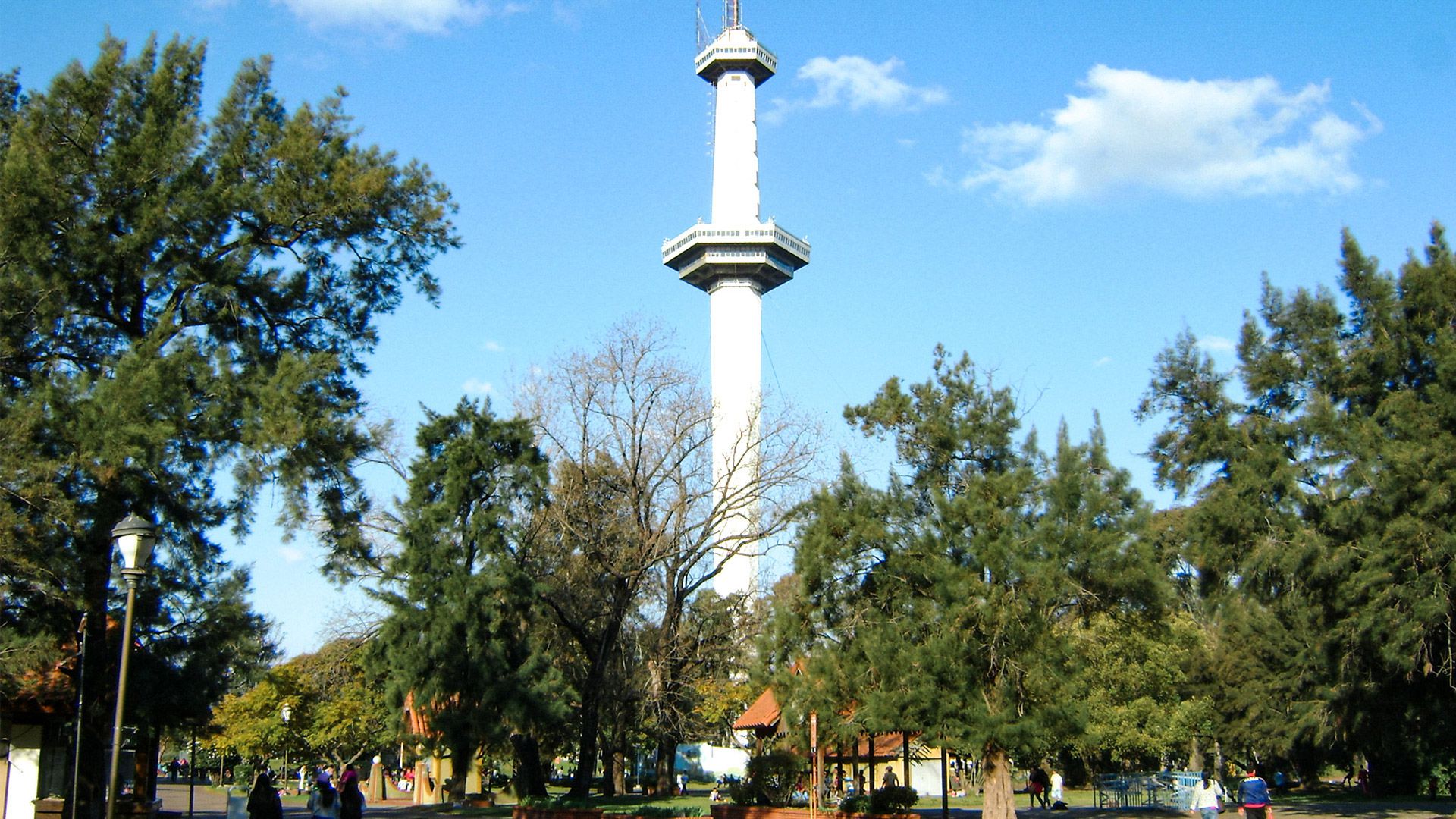 La Torre Espacial del parque de la Ciudad en el barrio de Villa Soldati