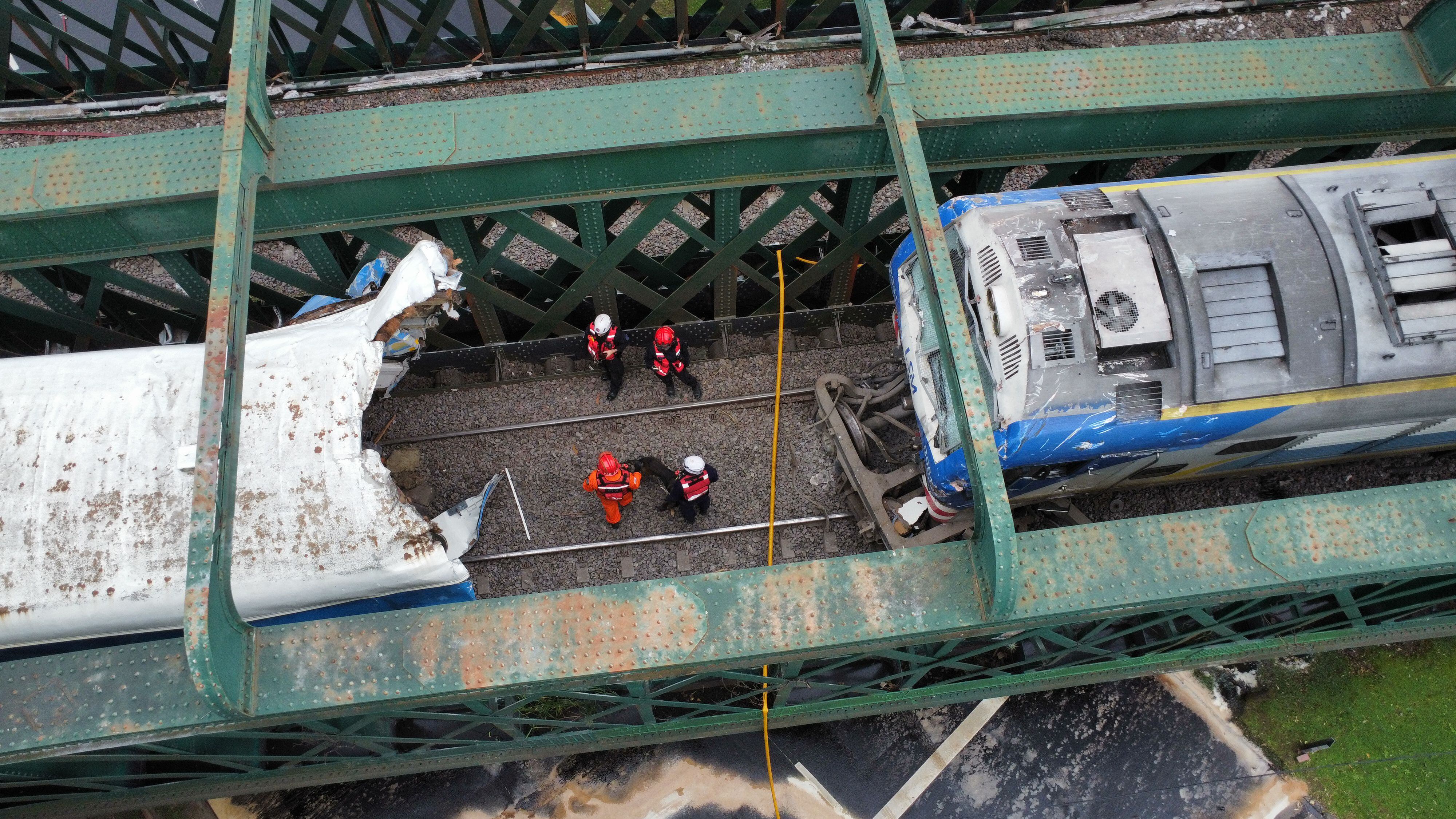 El viernes 11 de mayo se produjo un accidente entre un tren de pasajeros de la línea San Martín y una locomotora que dejó alrededor de 60 personas heridas. Foto: EFE/ Luciano González
