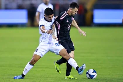 Luis Suárez y Lionel Messi volvieron a compartir la ofensiva en el Inter Miami (Hector Vivas/Getty Images)
