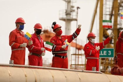 Venezuela e Irán llegaron a un acuerdo de gasolina por oro, a pesar de las sanciones internacionales (Palacio Miraflores / Flyer vía REUTERS)