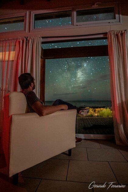 Gerardo contemplando la noche (Gerardo Ferrarino)