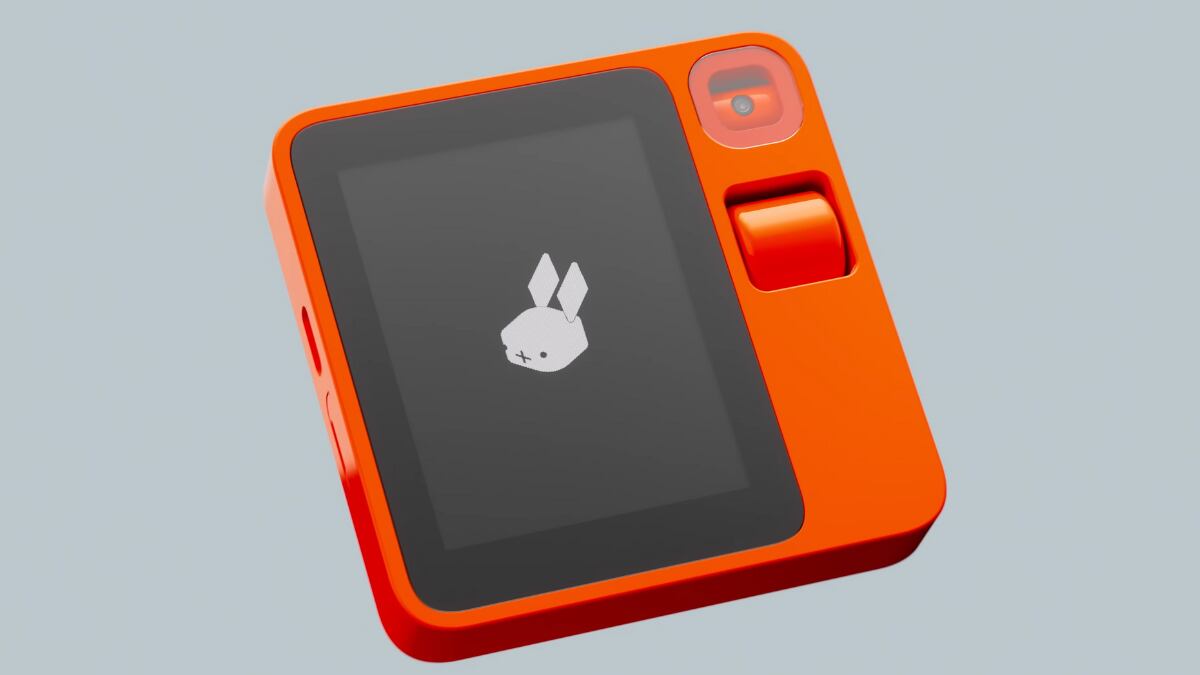 Rabbit R1 es un dispositivo que reúne aplicaciones y su acceso es a través de comandos de voz. (Rabbit)