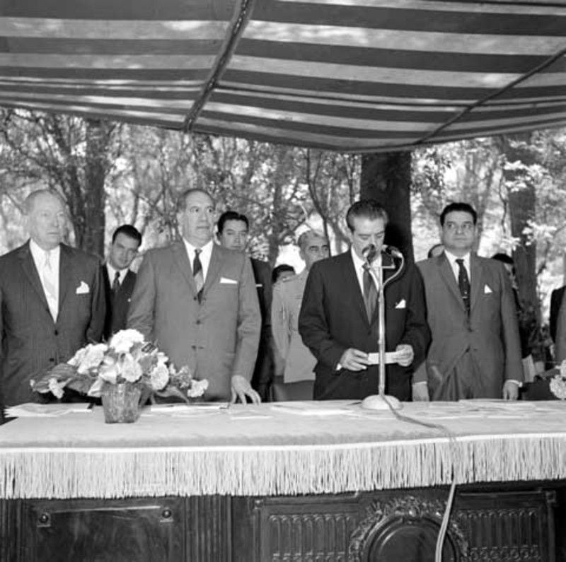 El presidente López Mateos liderando un evento de flores en la Feria de Chapultepec. (Foto: Mediateca INAH)