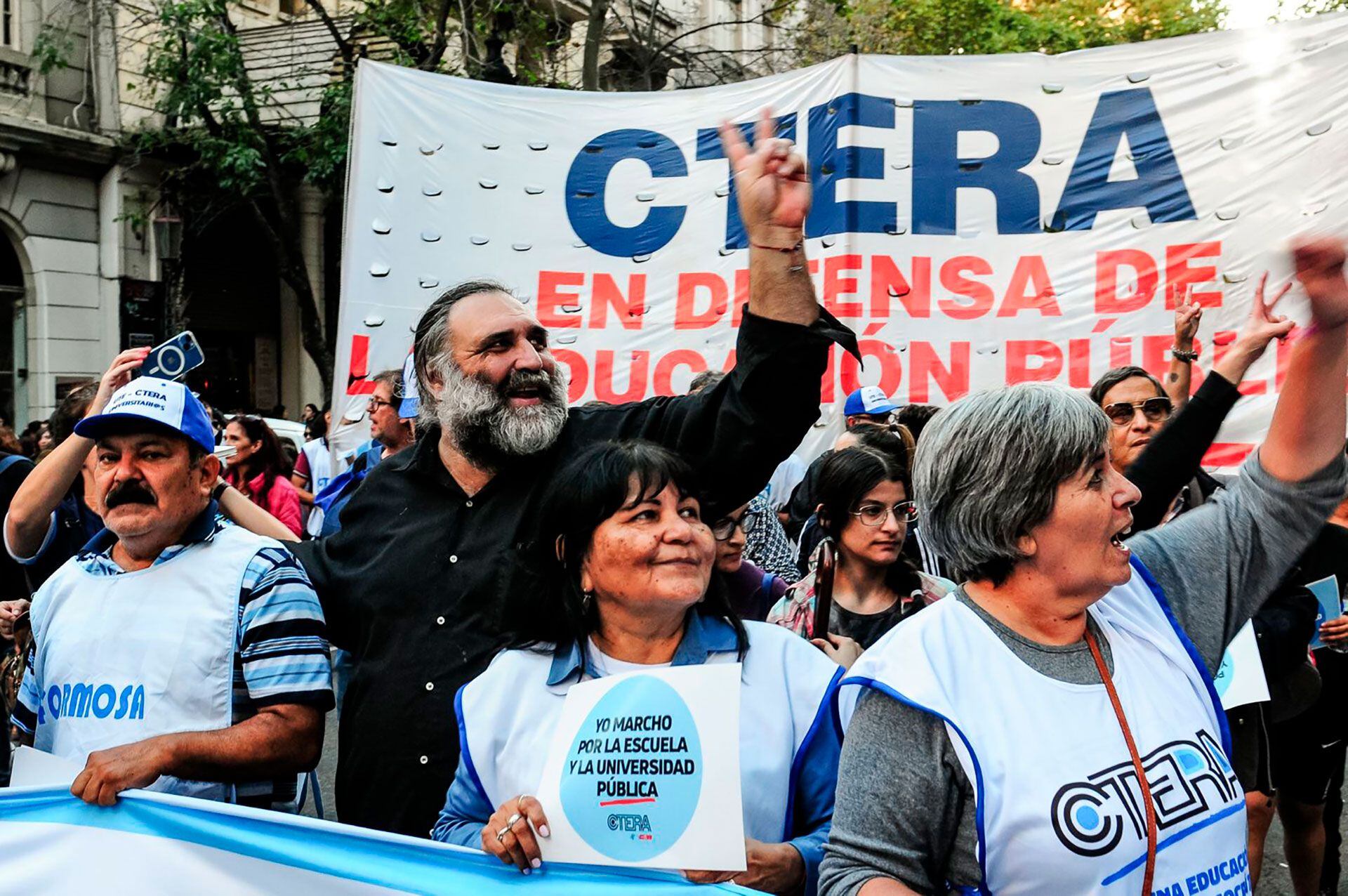 CTERA-Marcha-por-la-Universidad-pública--Baradel