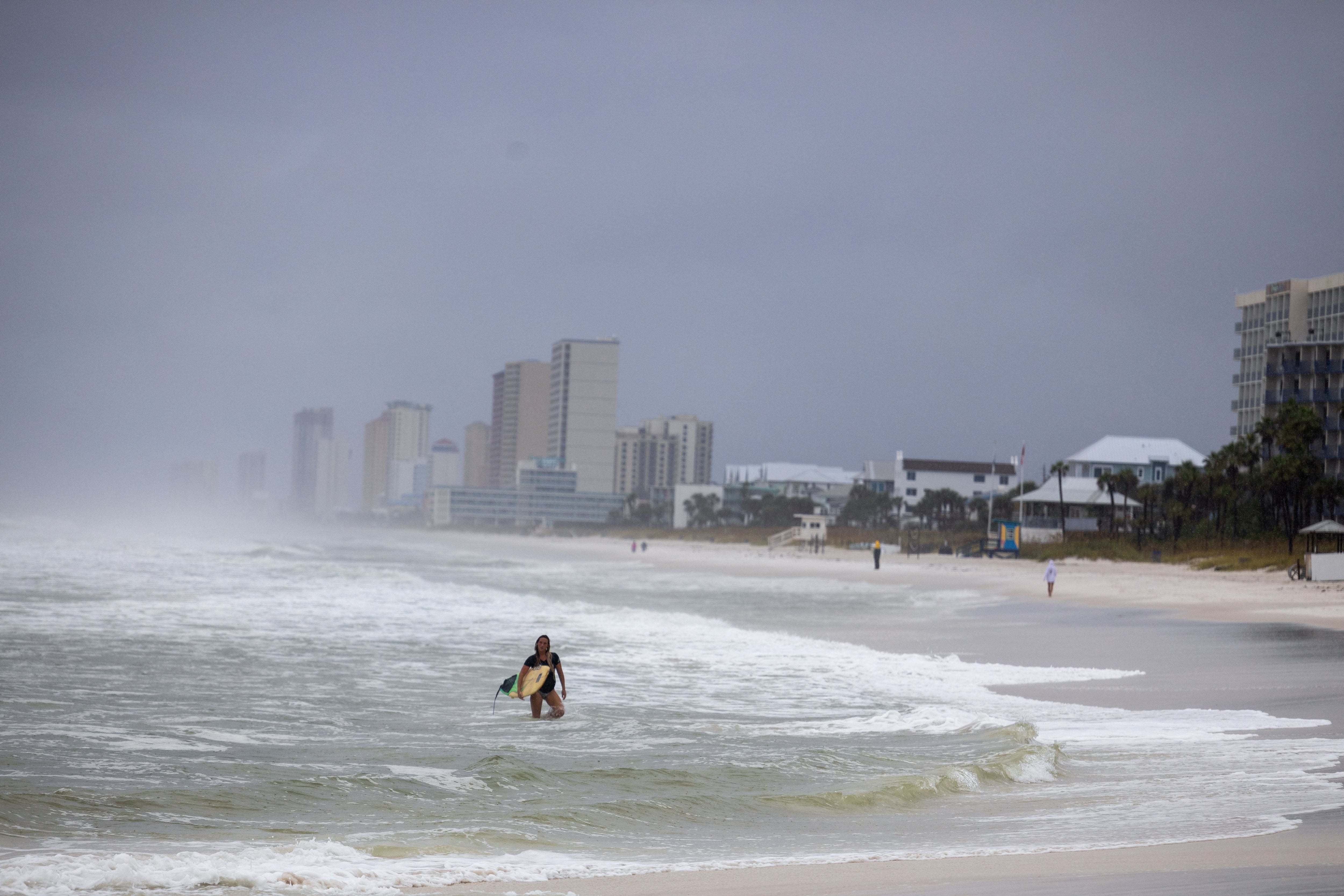 El huracán Helene aumenta a categoría 3 y se dirige a la costa de Florida. (REUTERS/Kathleen Flynn)