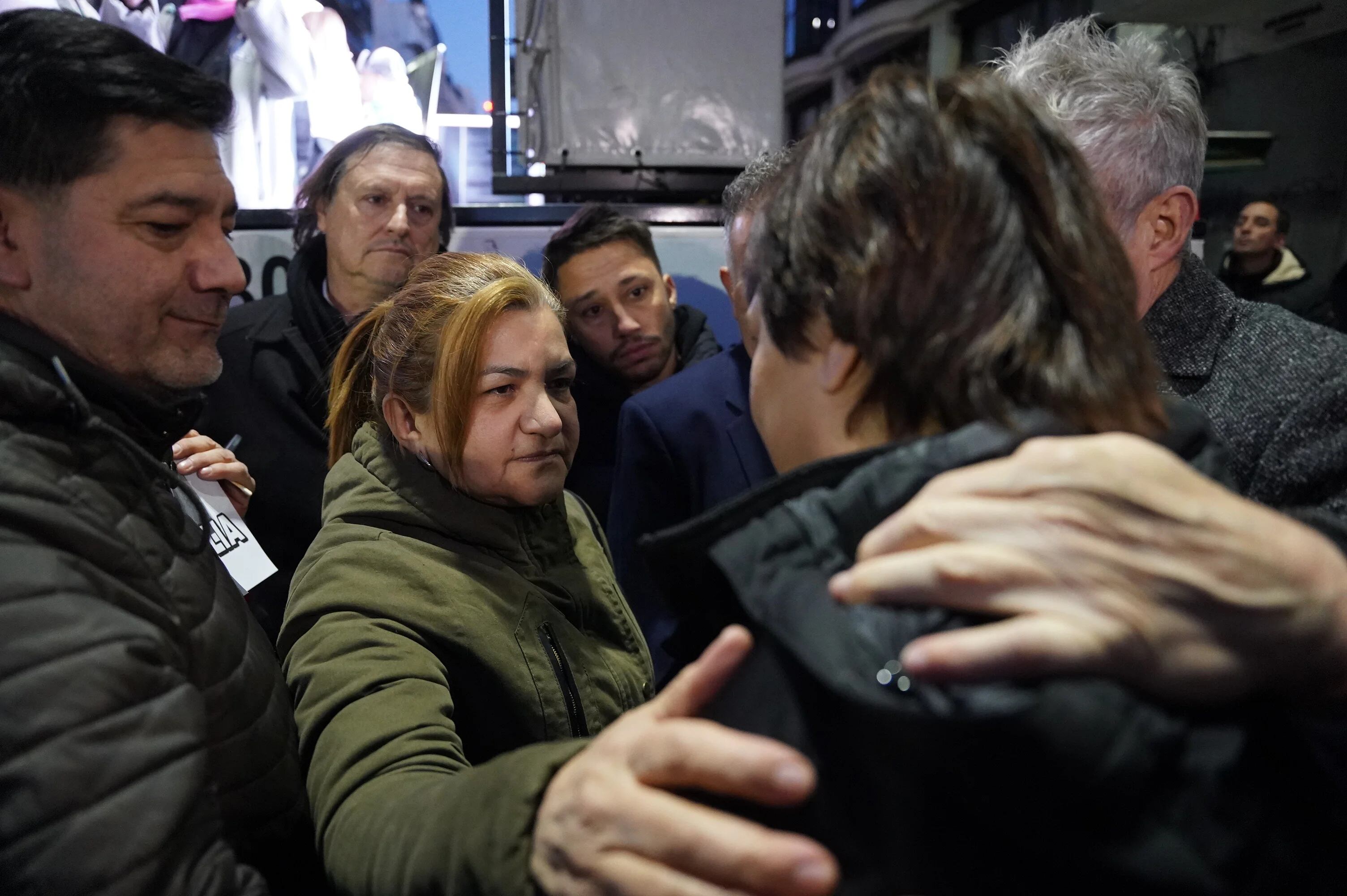 Silvino y Graciela, los padres de Fernando Báez Sosa, estuvieron presentes en la concentración y saludaron a Gloria