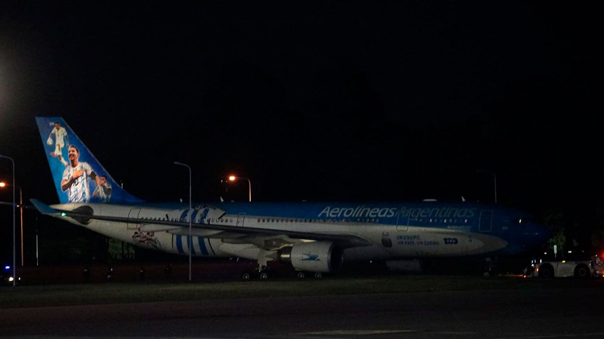 llegada de la seleccion a ezeiza avion - Franco 1920