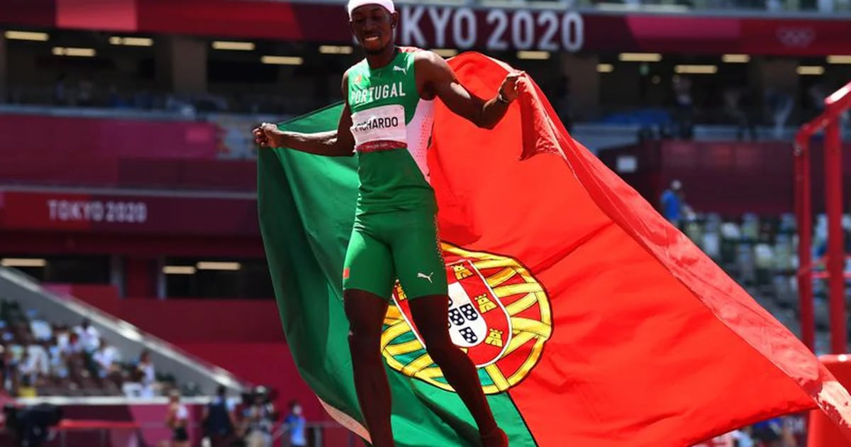 O cubano Pichardo é felicitado pelo Presidente de Portugal por dar ao país o quinto ouro olímpico da sua história com o melhor recorde mundial no salto triplo