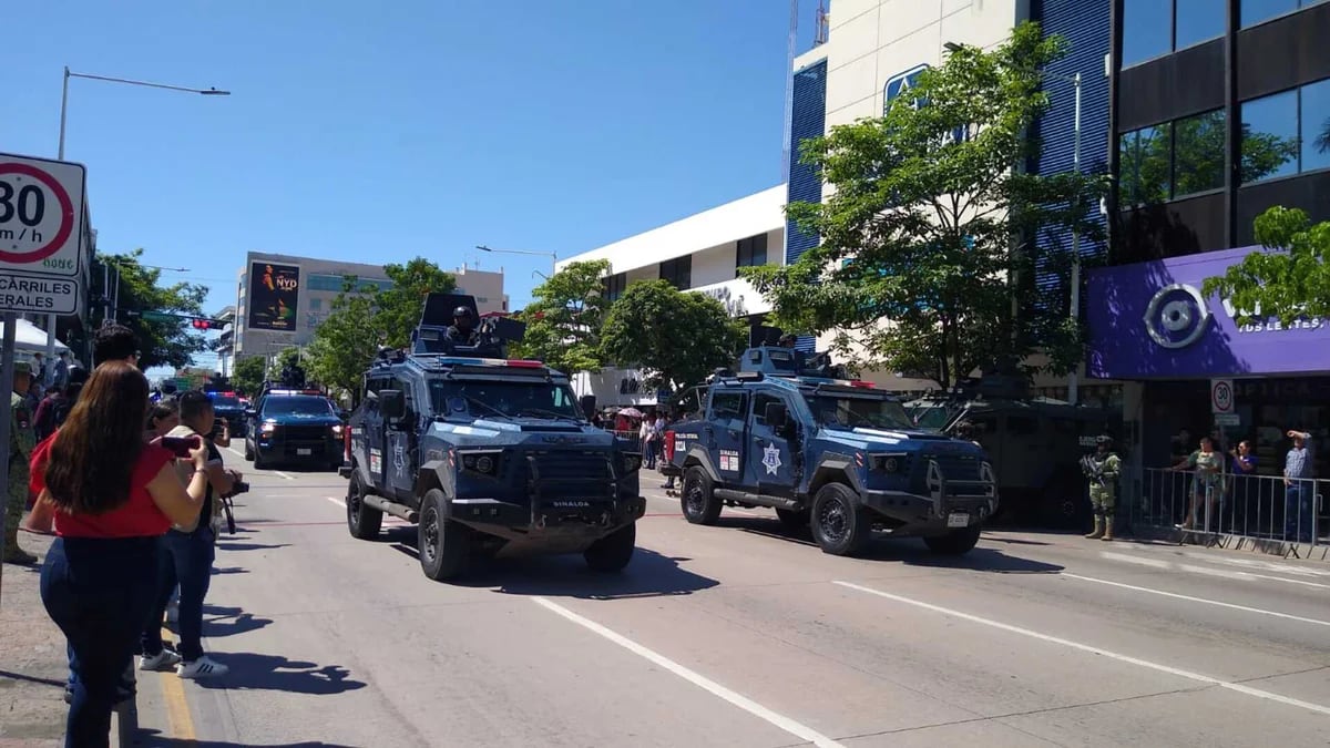 Ejército, Guardia Nacional y Marina marchan en el centro de Culiacán mientras Chapitos y “Mayiza” se enfrentan a menos de 10 kilómetros