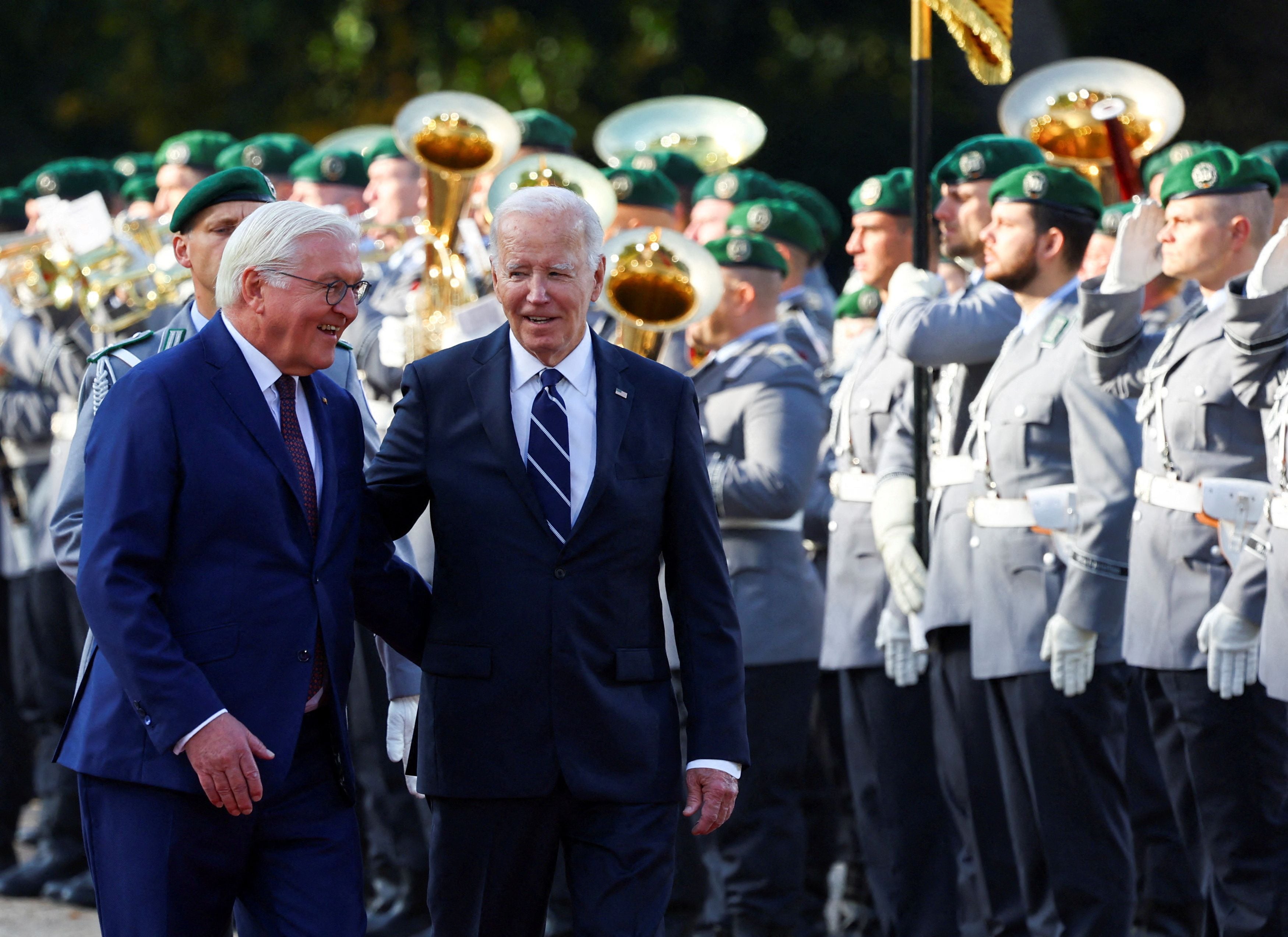 Frank-Walter Steinmeier junto a Joe Biden (REUTERS/Fabrizio Bensch)