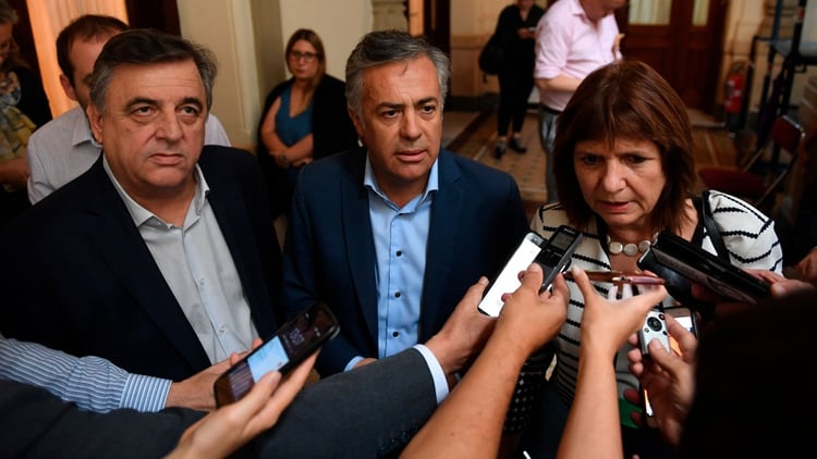 Patricia Bullrich junto a los radicales Alfredo Cornejo y Mario Negri (Maximiliano Luna)