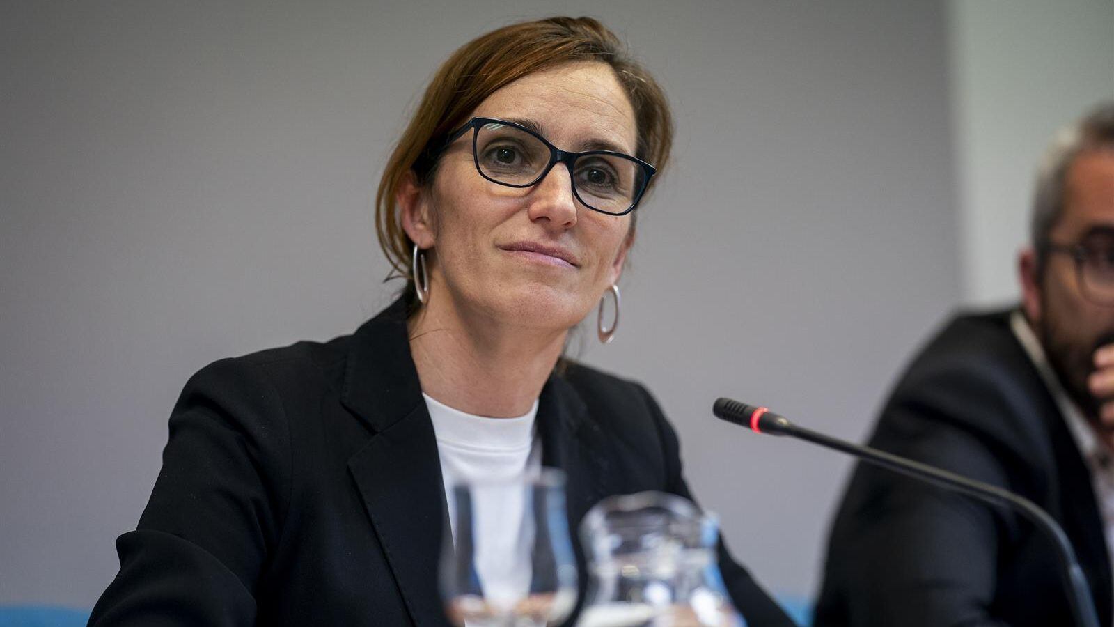 La ministra de Sanidad, Mónica García (A. Pérez Meca - Europa Press)